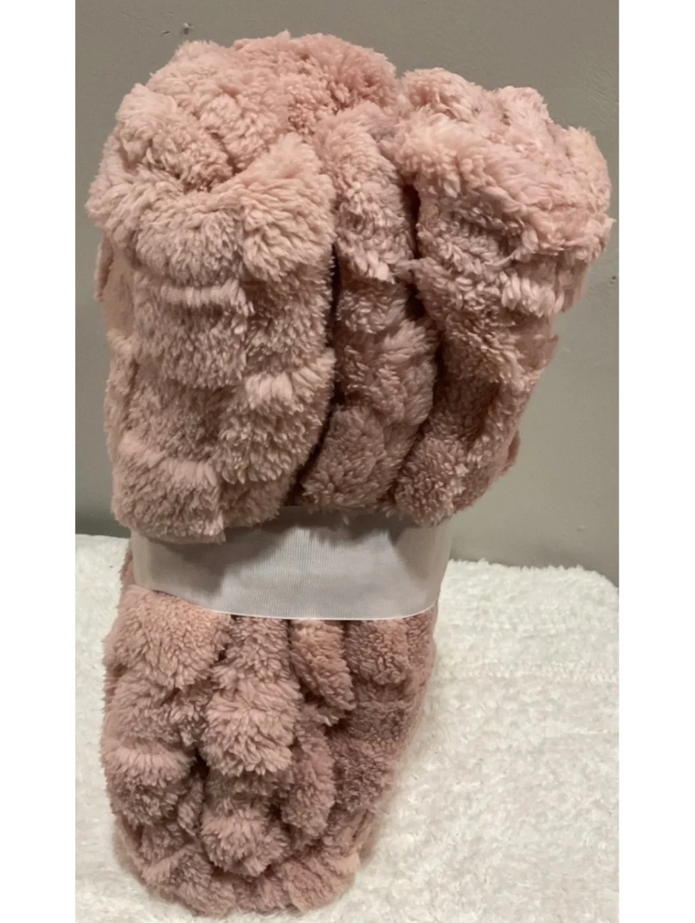 Room Essentials 60x80in Oversized Jacquard Plush Wearable Blanket Pink